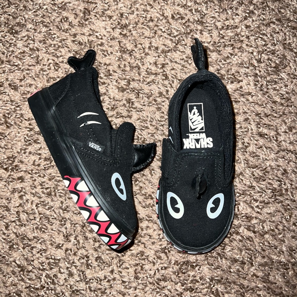 Shark toddler Vans